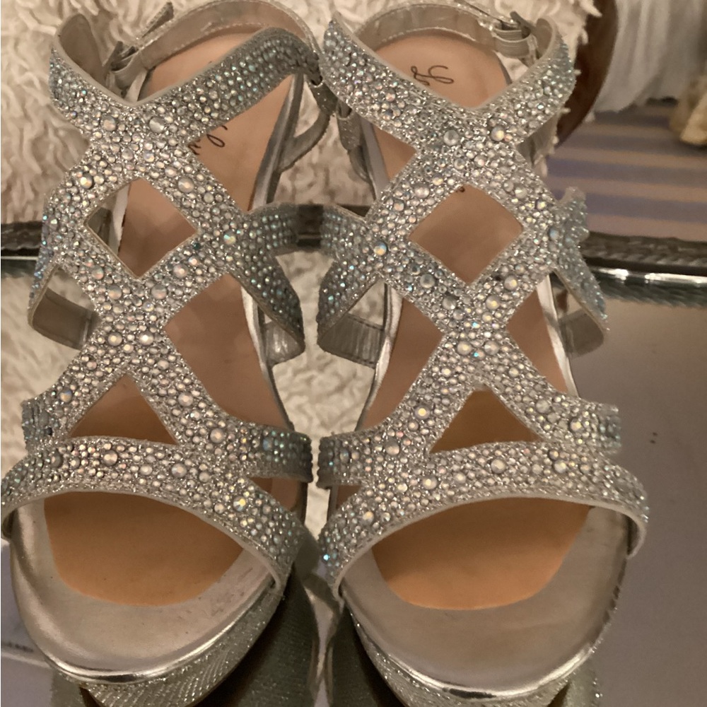 Lauren Larraine silver sparkle 9 1/2 heels